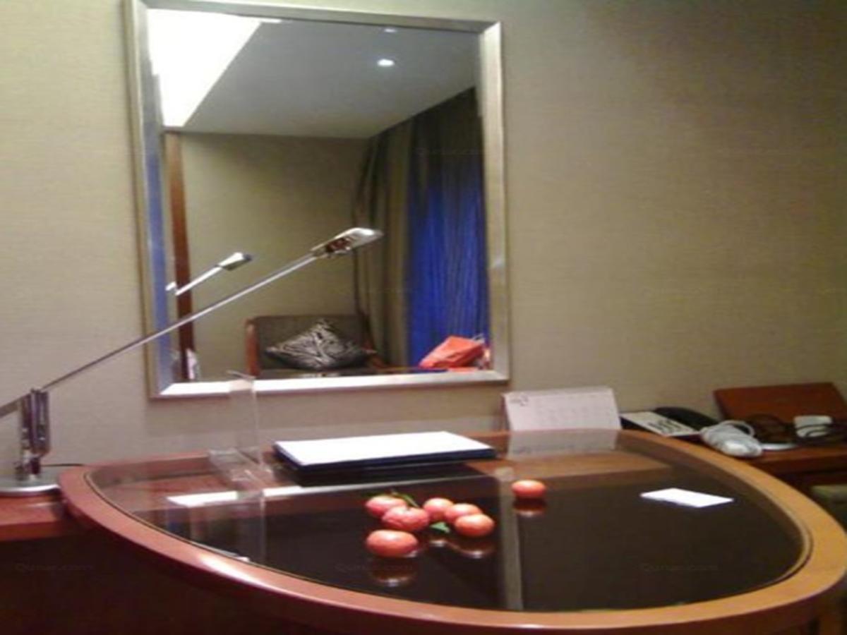 Gloria Grand Hotel Wuxi อู๋ซี ภายนอก รูปภาพ
