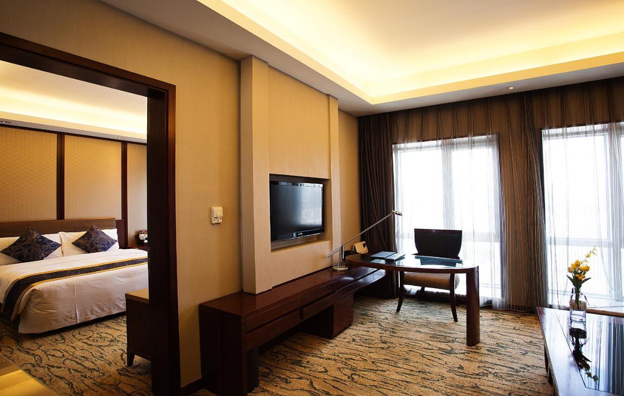 Gloria Grand Hotel Wuxi อู๋ซี ภายนอก รูปภาพ